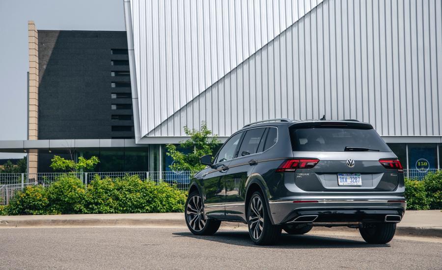  Volkswagen Tiguan R-Line 2017 года  (NA) (фото 18 из 43)